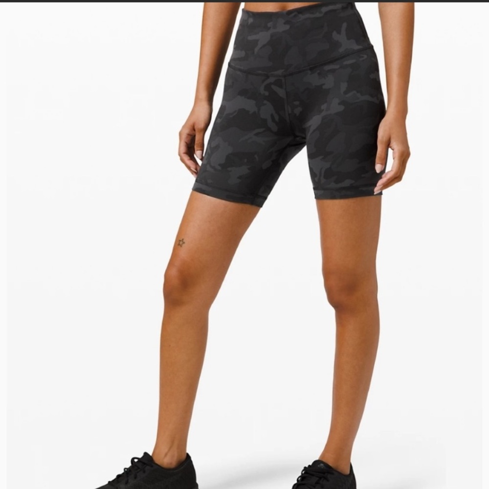 Like New Lululemon Wunder Train HR Shorts 6” Camo